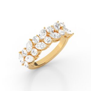 Gold ring with sparkling diamonds